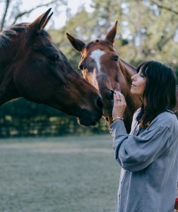Nicki Bluhm